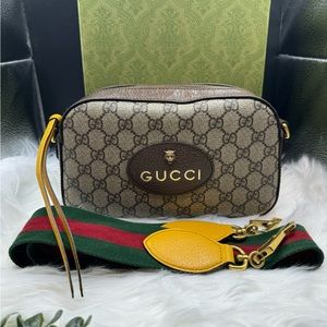 Gucci GG Neo Supreme Messenger Crossbody Bag